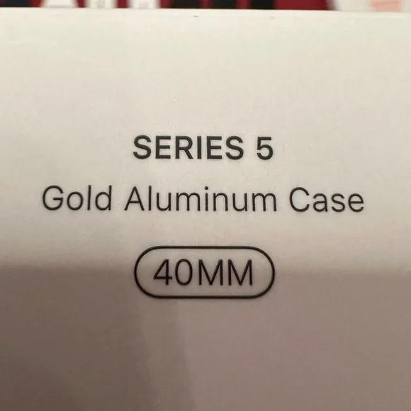 Series 5 Apple Watch - Rose Gold + 3 bands - Picture 11 of 13